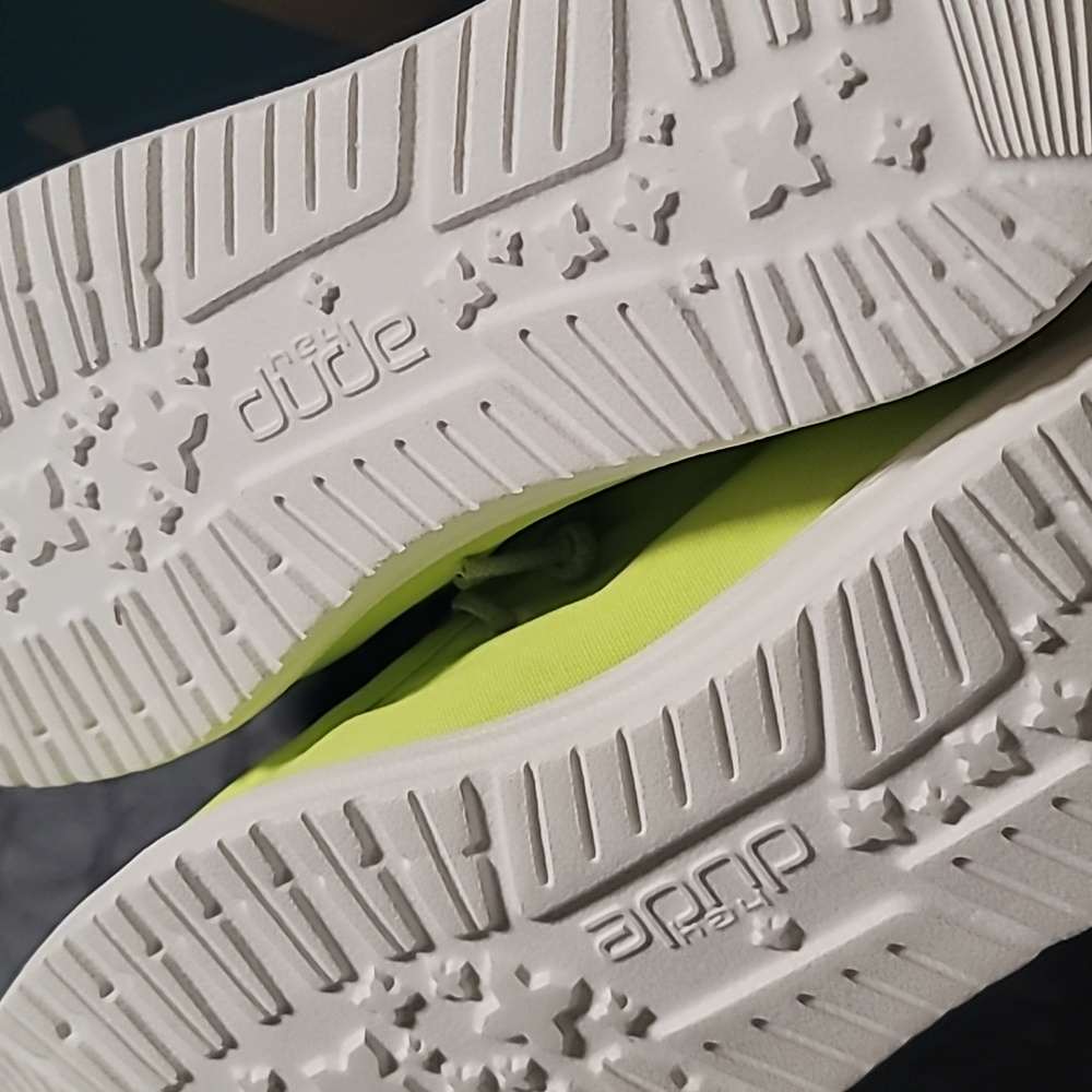 NWT Hey Dude Wally Youth Shoes, Y6/W7-7.5/Eu 38 - Picture 6 of 6